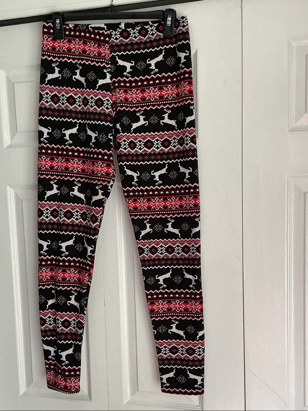 No Boundaries Black, Red & White Reindeer Pattern Leggings